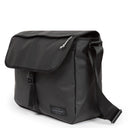 Eastpak selection Delegate + - Schultertasche 17" 38.5 cm (tarp black 2) - Ansicht 2
